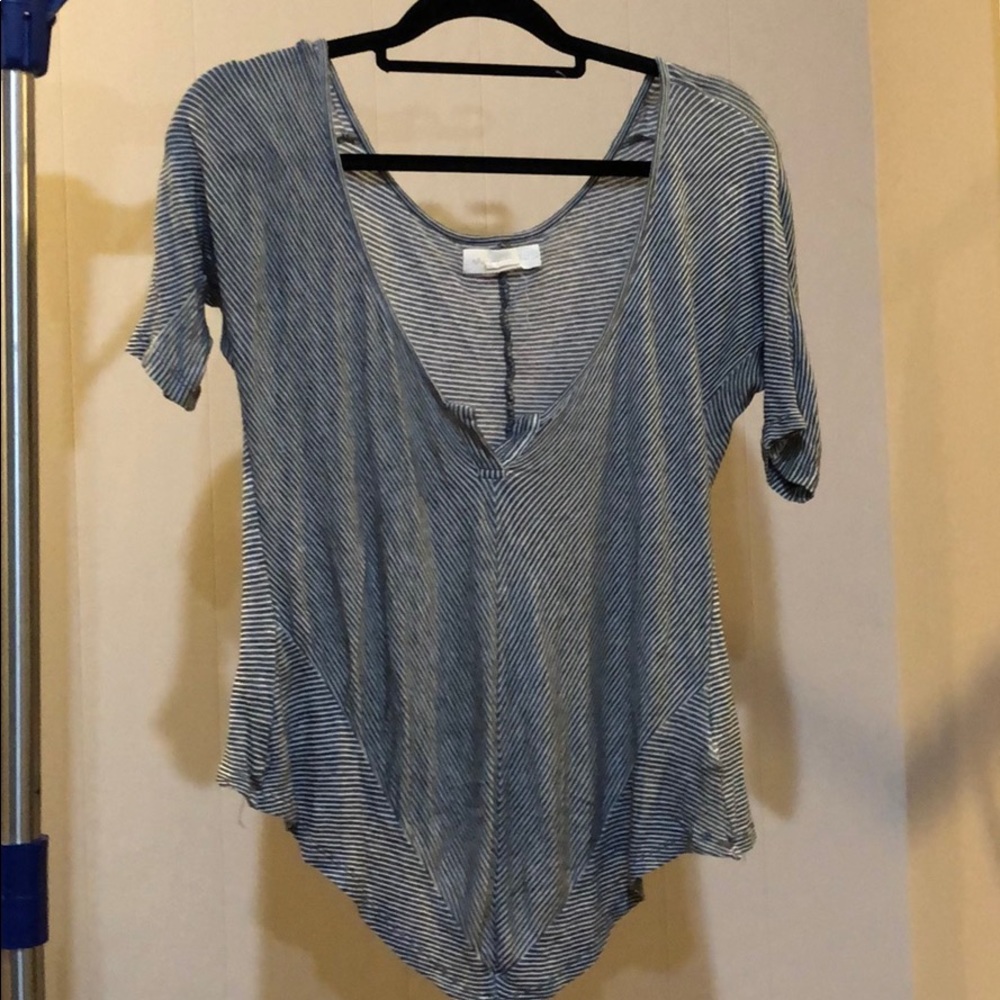 Black and white stripped tee